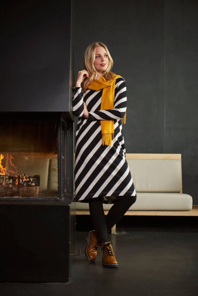 Papu Mekko Mellow Dress Huge Stripe 2 Papu Mekko Mellow Dress Huge Stripe - Image 2