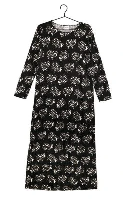 GUESS myymälä 30 Aarikka Yöpaita Pässi Pitkä