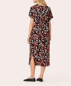 Masai Mekko Odera -GUESS myymälä 2001003789747 4 1