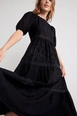 Desigual Mekko 22SWVW16 -GUESS myymälä 2001003803214 2 1