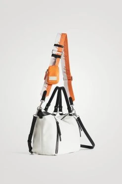 Desigual Laukku 22SAXPAC -GUESS myymälä 2001003807588 1