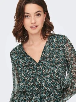 Only Mekko Onlcera -GUESS myymälä 2001003818997 2