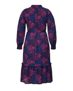 Create Mekko Annika -GUESS myymälä 2001003836052 1