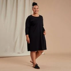 Voglia Mekko Kamilla -GUESS myymälä 2001003867346 2