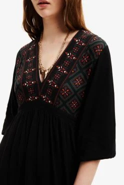 Desigual Mekko 22WWVW57 -GUESS myymälä 2001003964496 2