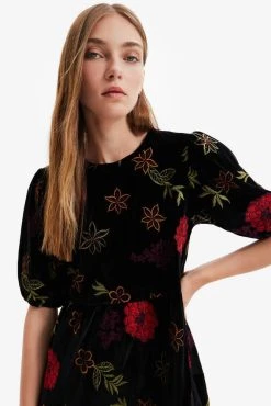 Desigual Mekko 22WWVK25 -GUESS myymälä 2001003966872 1