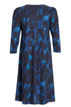 In Front -GUESS myymälä 2001004081727 1