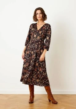 In Front Mekko Cassis