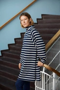 Masai Mekko Nejanas -GUESS myymälä 2001004097247 3