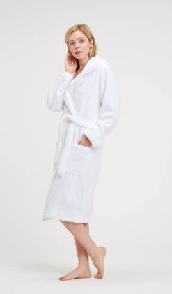 Armani Exchange Kylpytakki 164694 5 Armani Exchange Kylpytakki 164694 -GUESS myymälä 234090 0